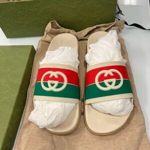 BRAND NEW! Never worn Men GUCCI Signature Slide Sandals-Size 12
